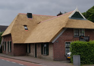 woning met rieten dak