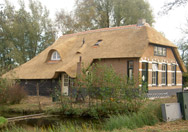 woning met rieten dak